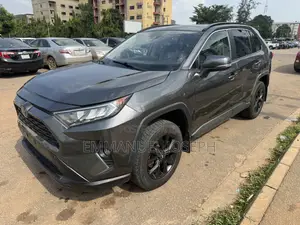 Toyota RAV4 2021 Gray