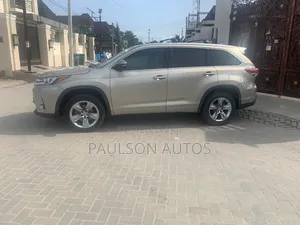 Toyota Highlander Limited 4dr SUV AWD (3.5L 6cyl 6A) 2015 Gold