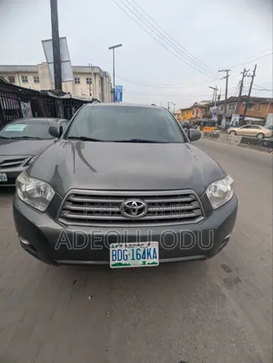 Toyota Highlander Base 2010 Green