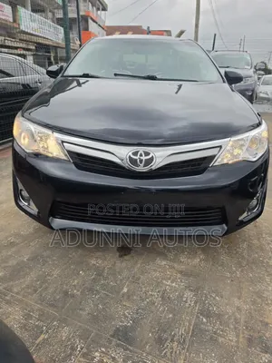 Toyota Camry XLE 4dr Sedan (2.5L 4cyl 6A) 2012 Black