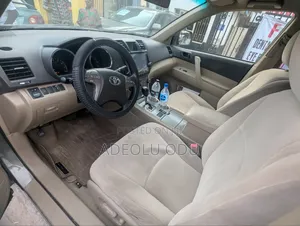 Toyota Highlander Base 2010 Green