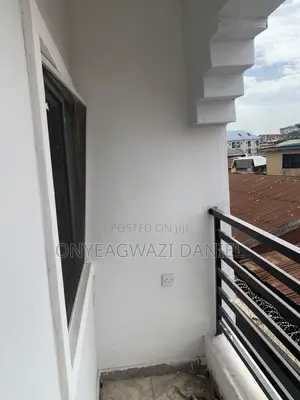 2bdrm Block of Flats in Oworonshoki / Gbagada for rent