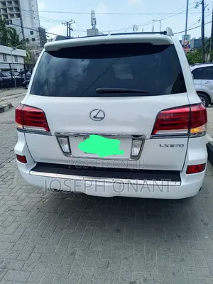 Lexus LX 570 AWD 2014 White