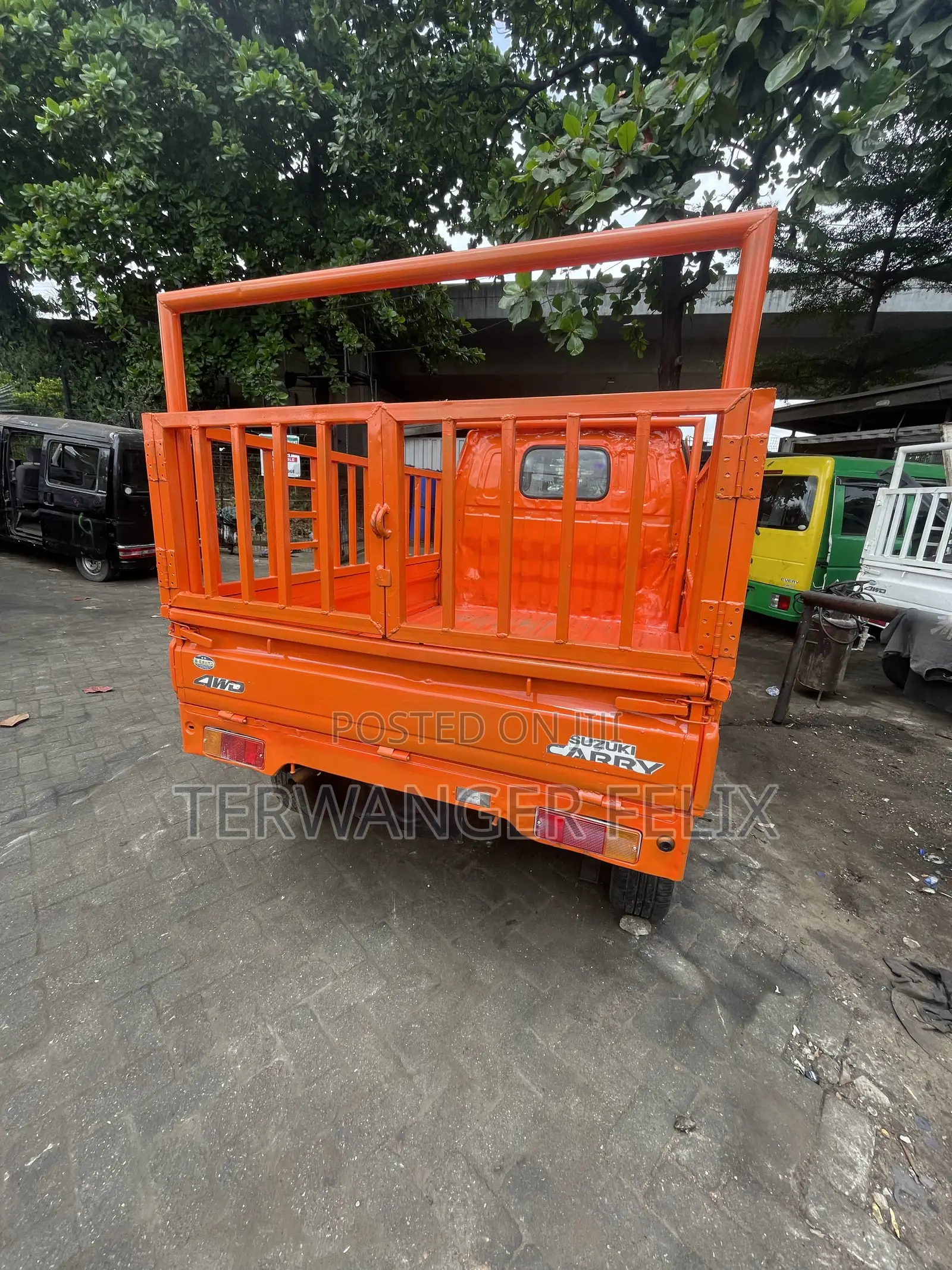 Suzuki Every 2012 Orange
