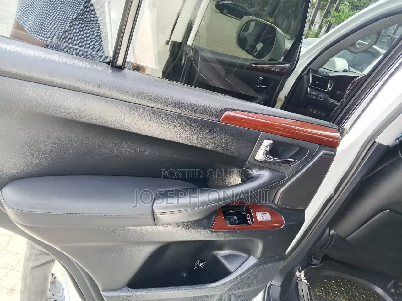 Lexus LX 570 AWD 2014 White