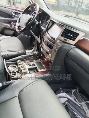 Lexus LX 570 AWD 2014 White