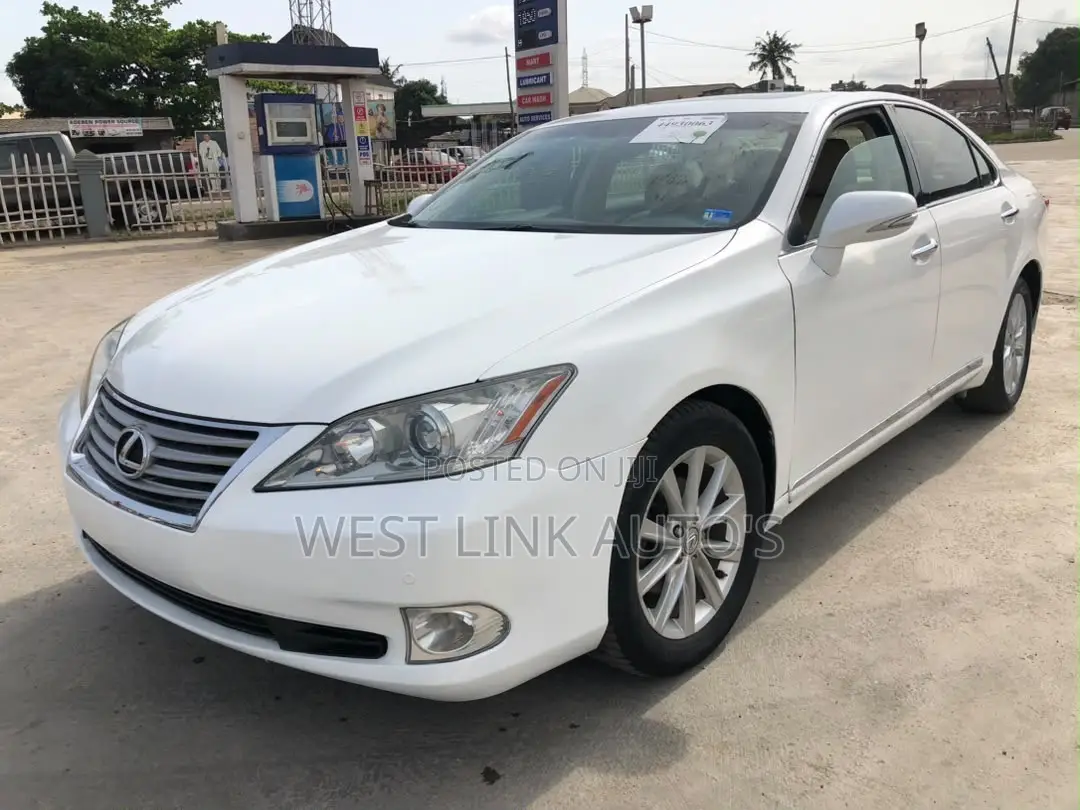 Lexus ES 2012 White