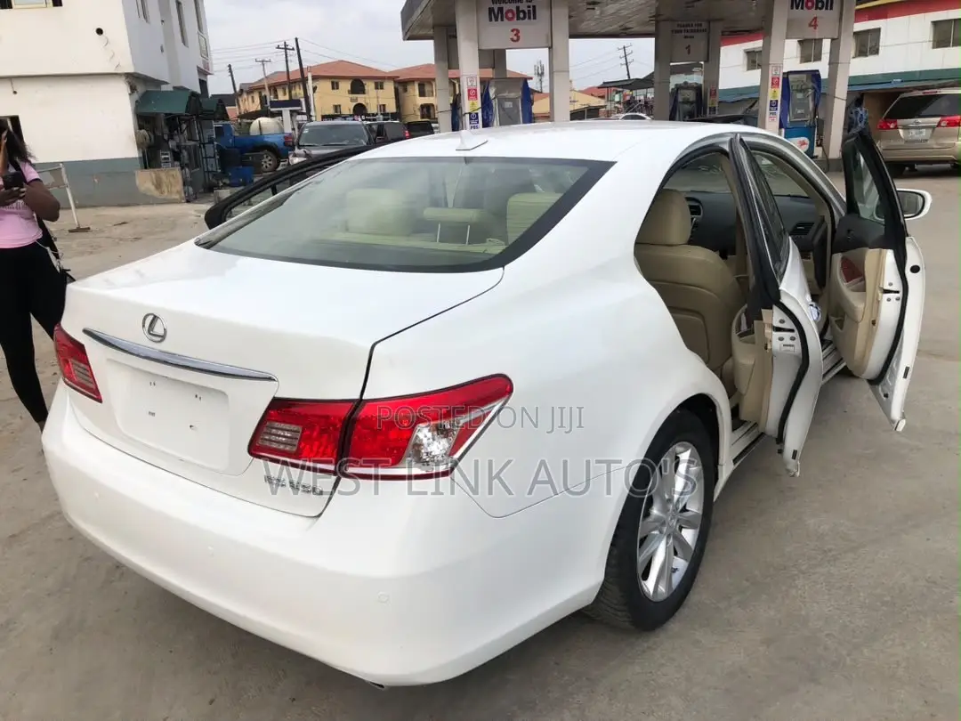 Lexus ES 2012 White