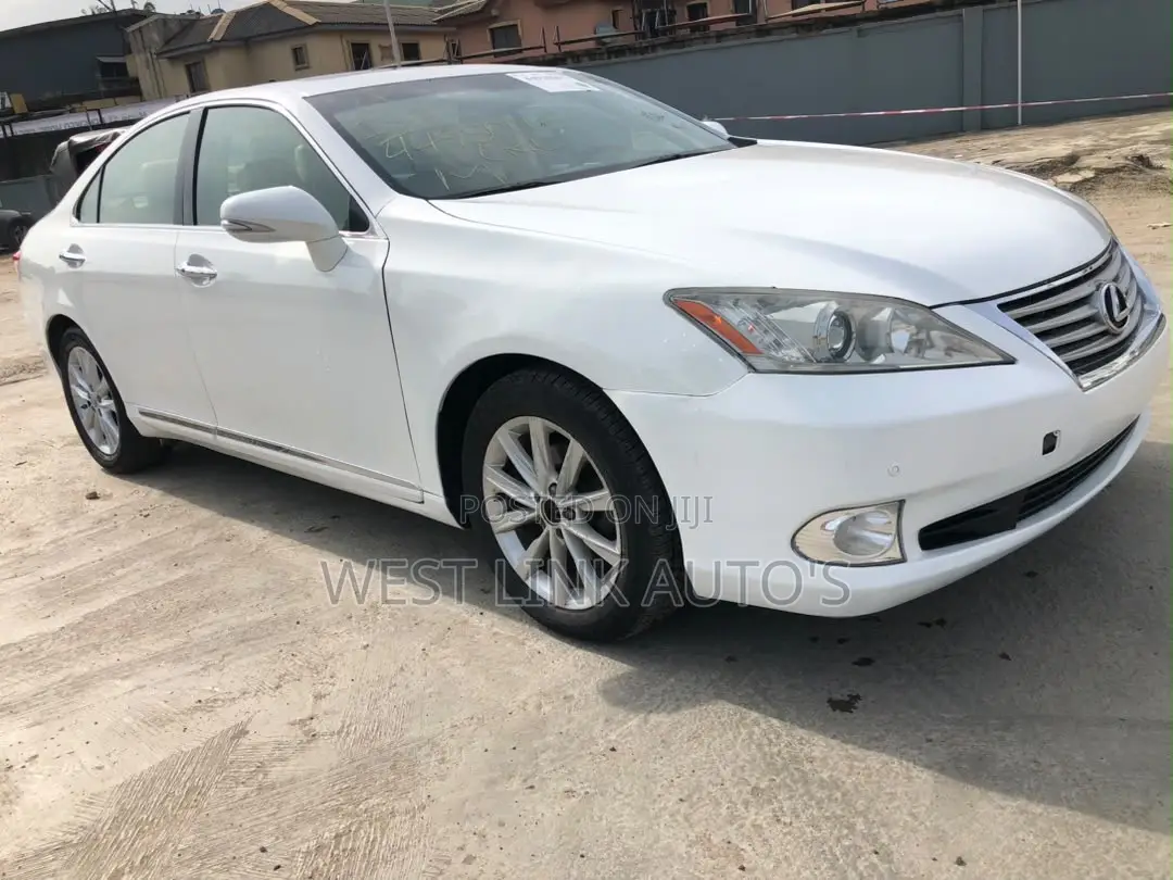 Lexus ES 2012 White