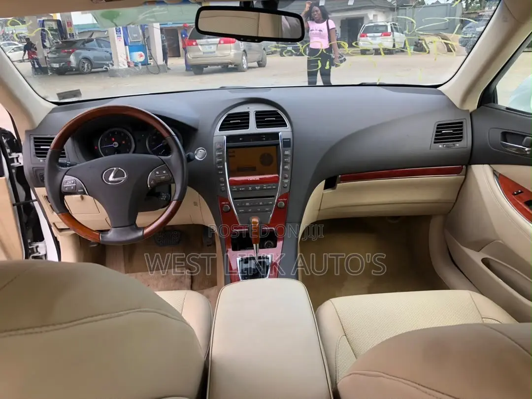 Lexus ES 2012 White
