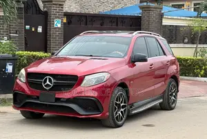 Mercedes-Benz 1113 2013 Red