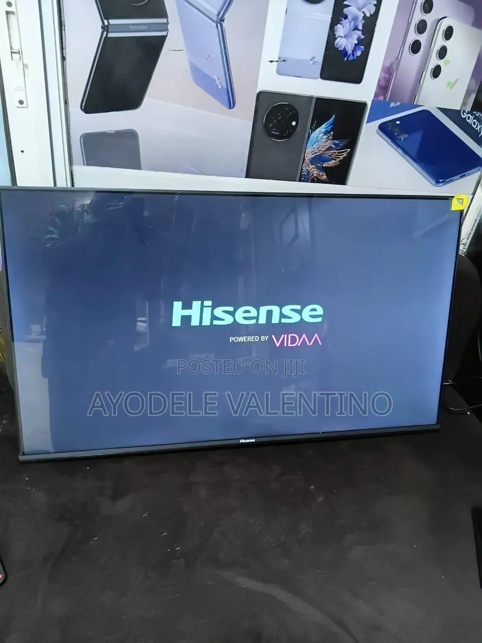 Smart Frame Less TV