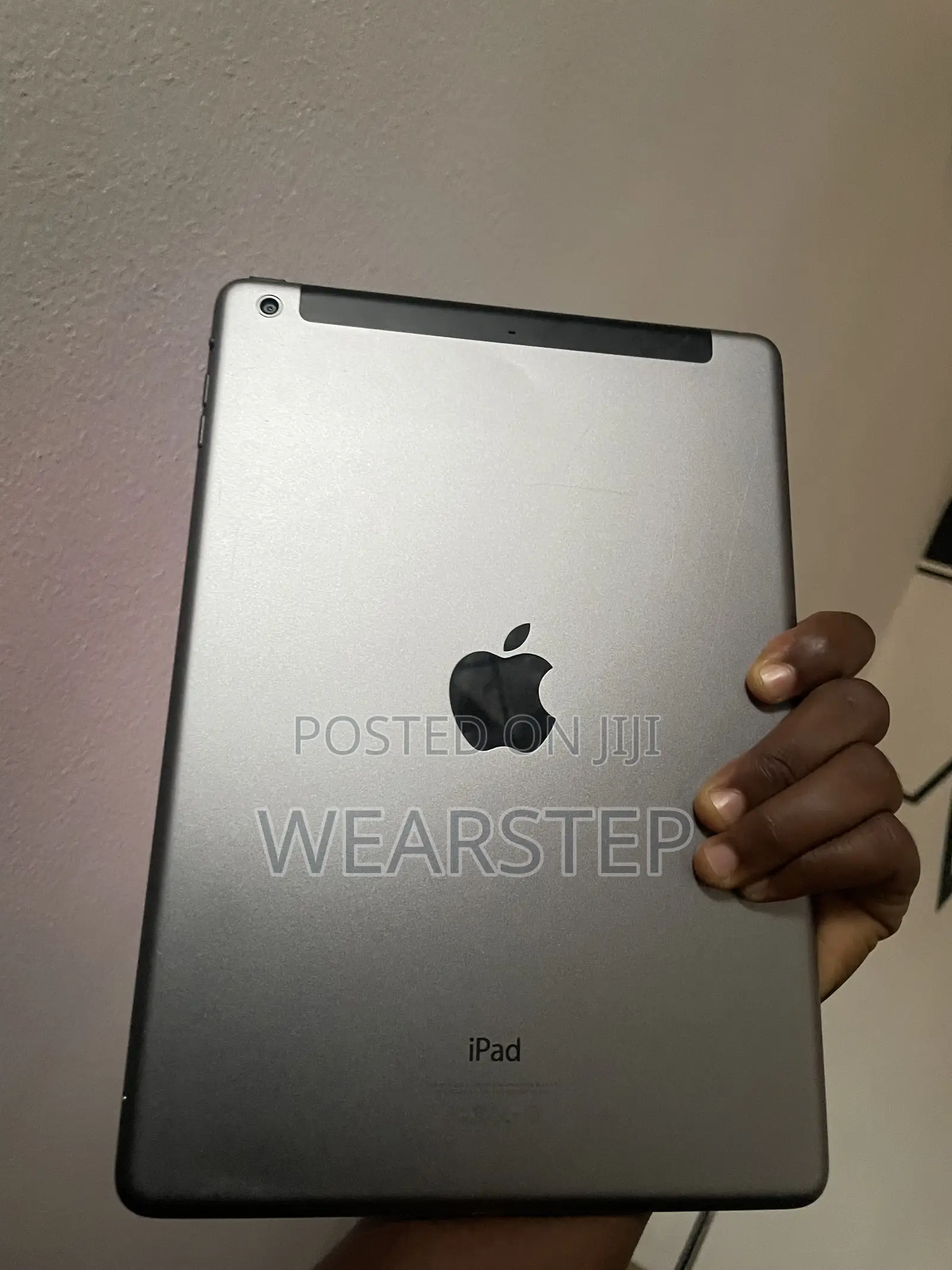 Apple iPad Air 16 GB Gray