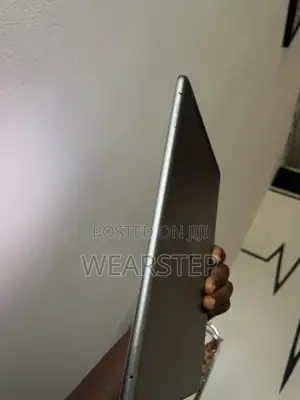 Apple iPad Air 16 GB Gray