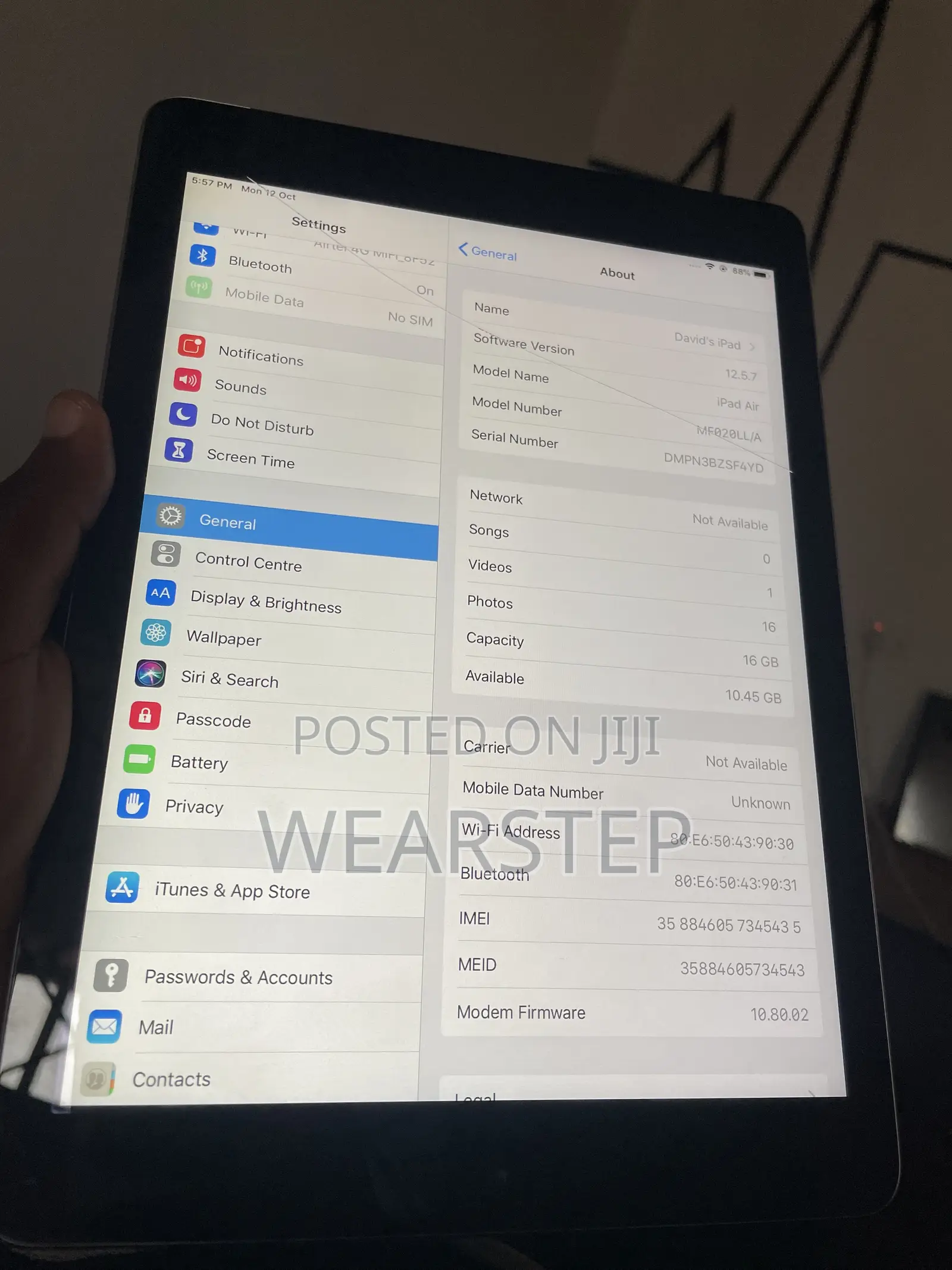 Apple iPad Air 16 GB Gray