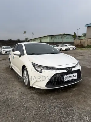 Toyota Corolla XSE 2023 White