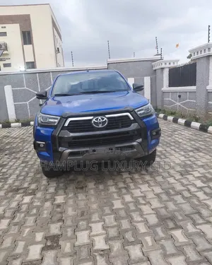 Toyota Hilux 2022 Blue
