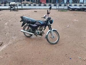 Bajaj Boxer 2022 Pink