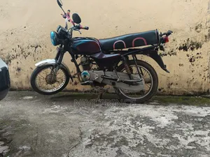Bajaj Boxer 2022 Pink