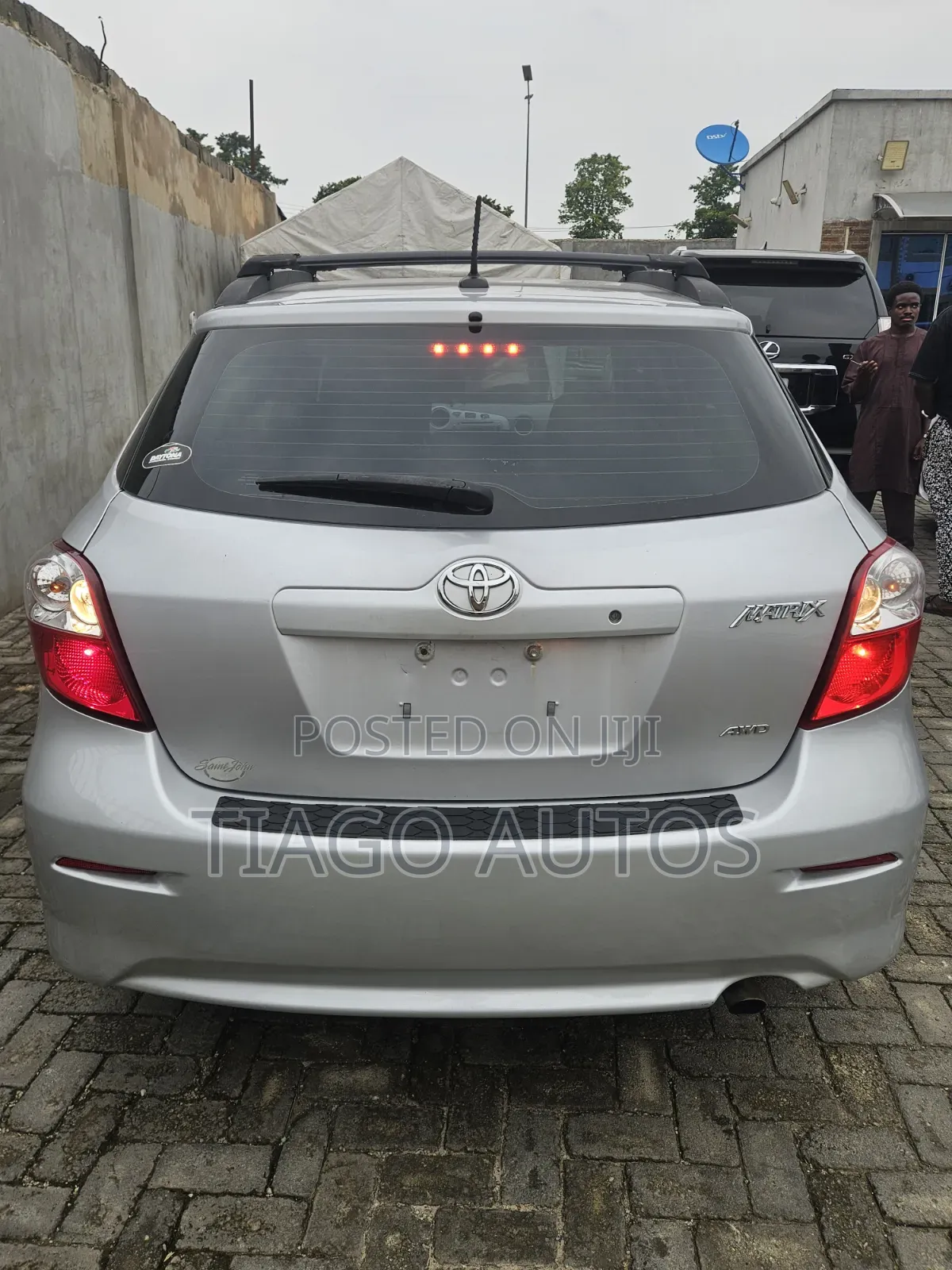 Toyota Matrix S Hatchback AWD (2.4L 4cyl 4A) 2011 Silver