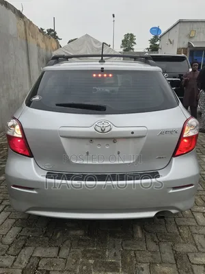 Toyota Matrix S Hatchback AWD (2.4L 4cyl 4A) 2011 Silver