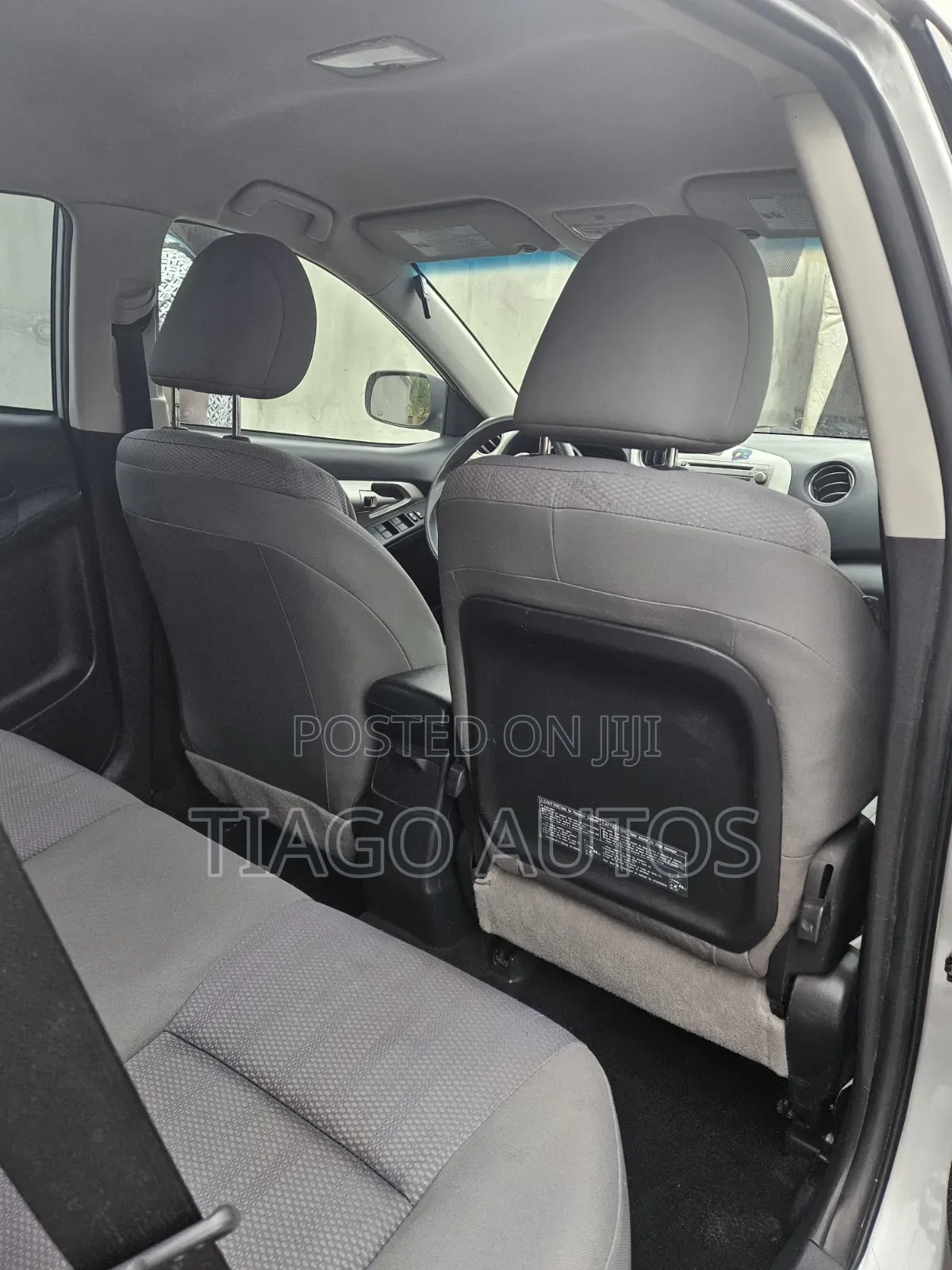 Toyota Matrix S Hatchback AWD (2.4L 4cyl 4A) 2011 Silver
