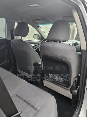 Toyota Matrix S Hatchback AWD (2.4L 4cyl 4A) 2011 Silver