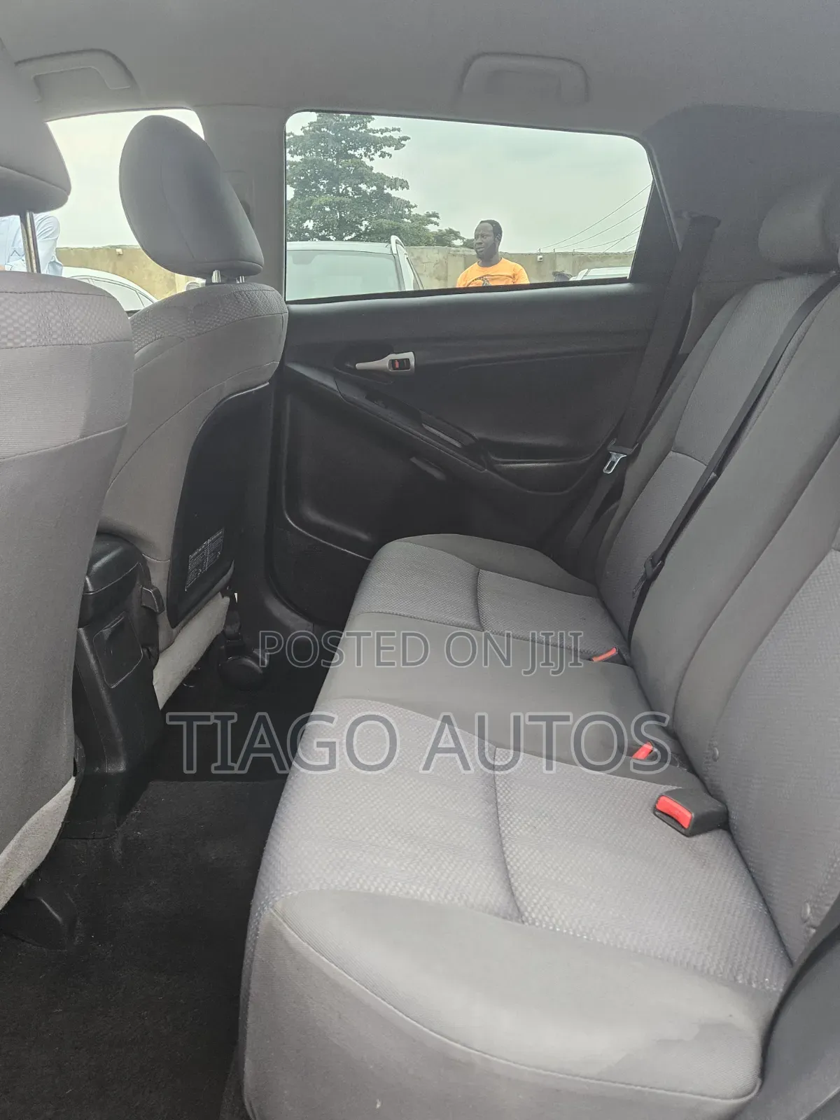 Toyota Matrix S Hatchback AWD (2.4L 4cyl 4A) 2011 Silver
