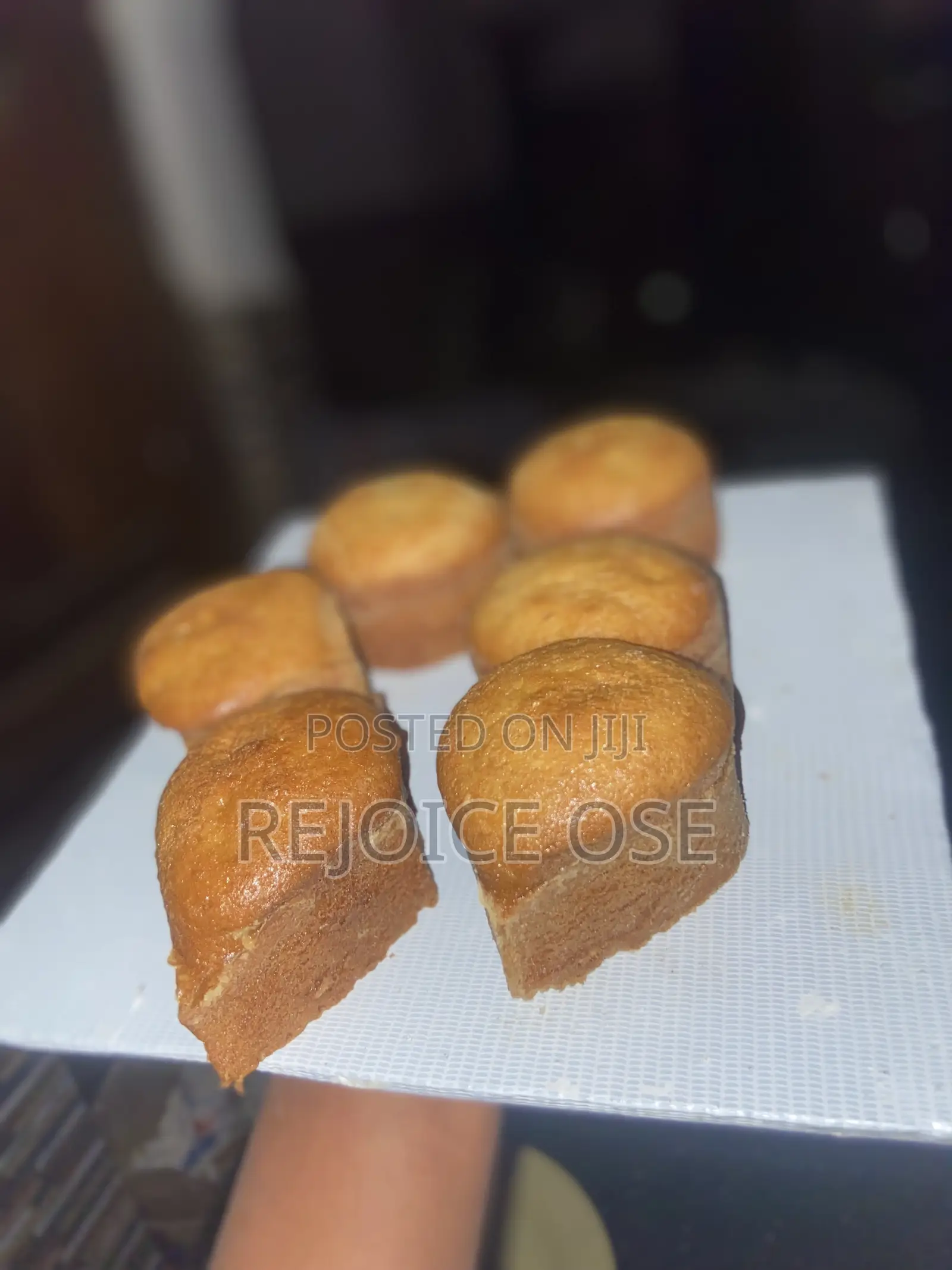Medium Size Cup Cake, Strawberry and Vanilla Flavored