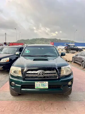 Toyota Tacoma 2010 Green