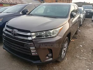 Toyota Highlander Limited Platinum 4dr SUV (3.5L 6cyl 6A) 2015 Brown