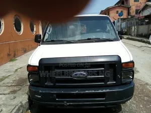 Ford Econoline 2008 White