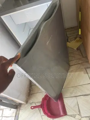 Single-Door Compact Refrigerator