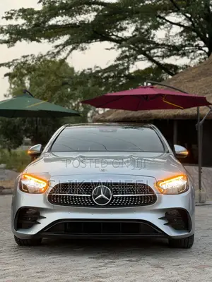 Mercedes-Benz E350 2021 Blue