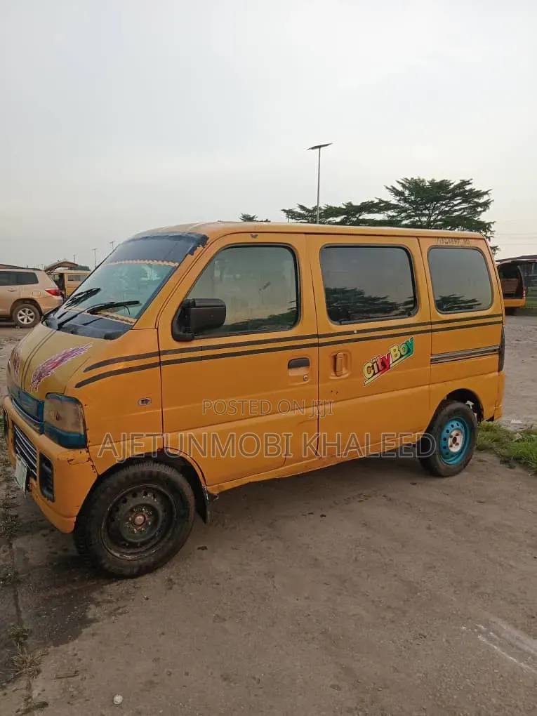 Suzuki Every 2010 Yellow