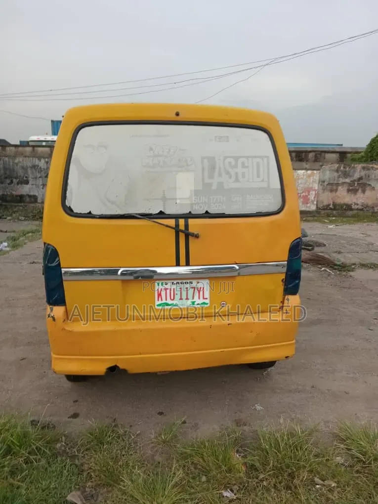 Suzuki Every 2010 Yellow
