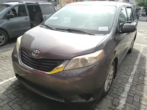 Toyota Sienna 2011 Gray
