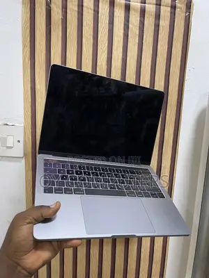 Laptop Apple MacBook 2017 8GB Intel Core i5 SSD 512GB