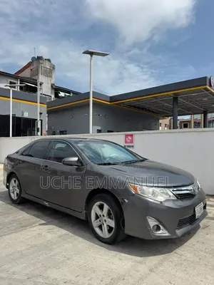 Toyota Camry 2012