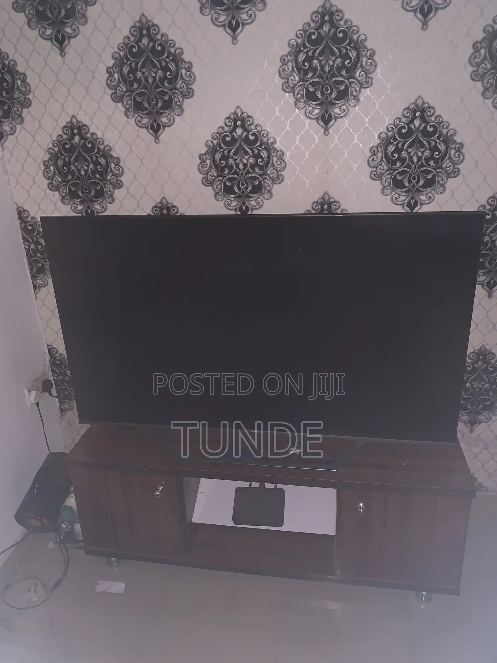55 Inches Hisense
