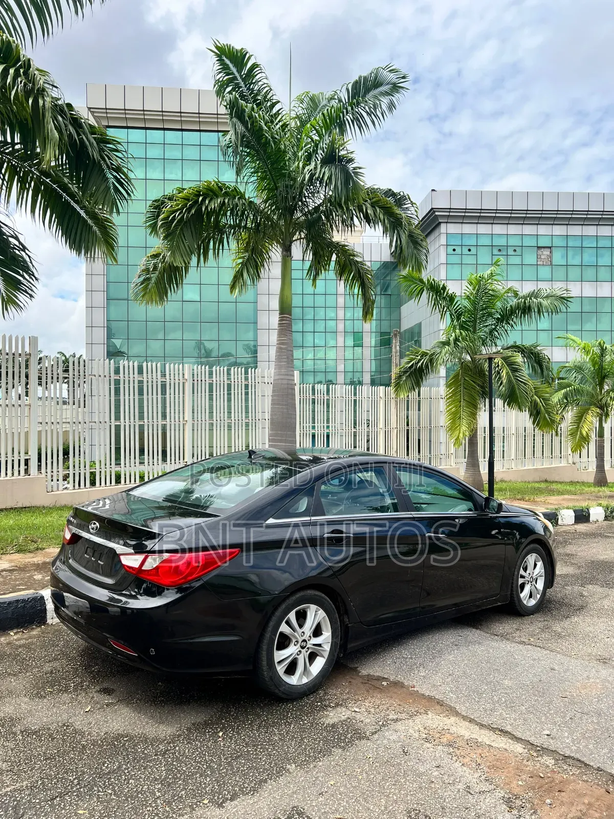 Hyundai Sonata 2010 Black