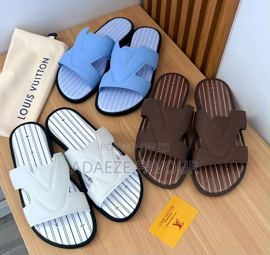 Men’s White v-Strap Designer-Style Slide Sandals With Black Soles