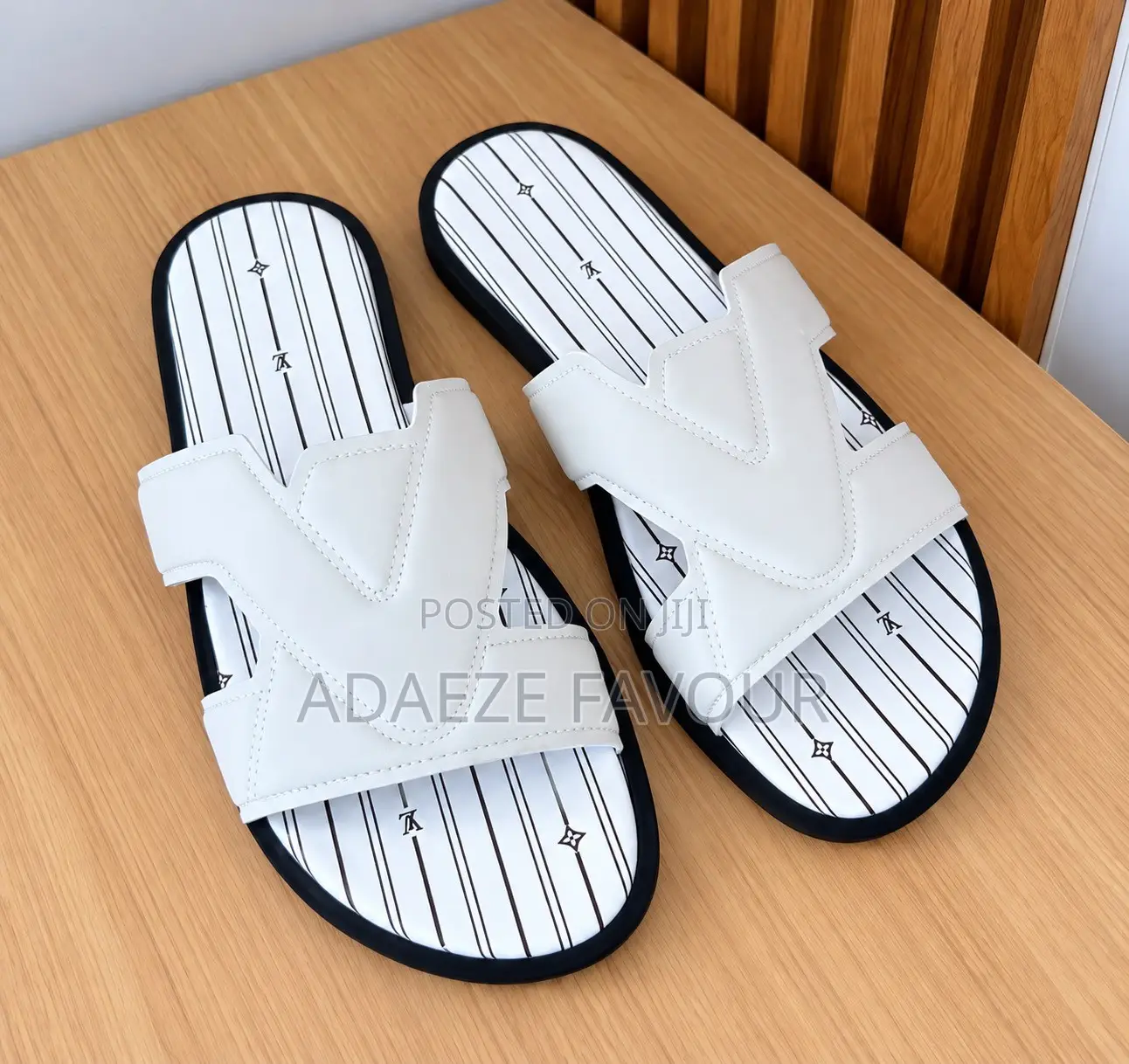 Men’s White v-Strap Designer-Style Slide Sandals With Black Soles