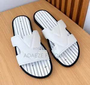 Men’s White v-Strap Designer-Style Slide Sandals With Black Soles
