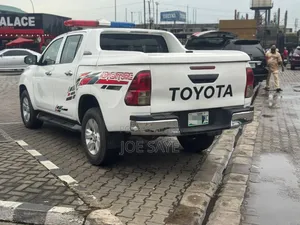 Toyota Hilux 2020 White