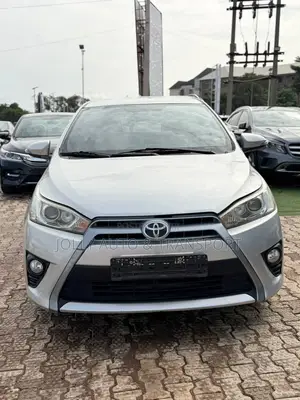 Toyota Yaris LE Hatchback 5dr 2015 Silver