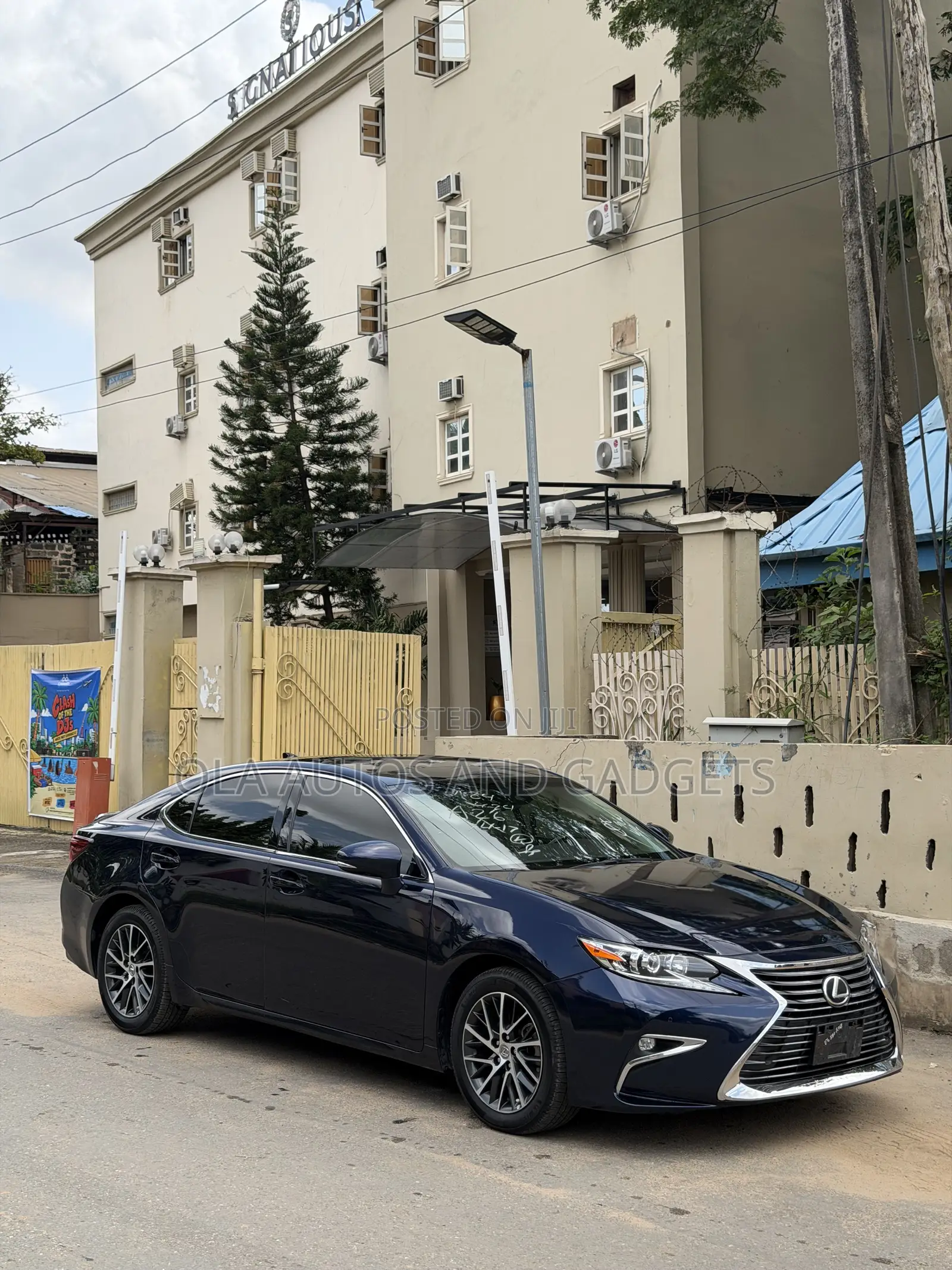 Lexus ES 350 FWD 2017 Blue