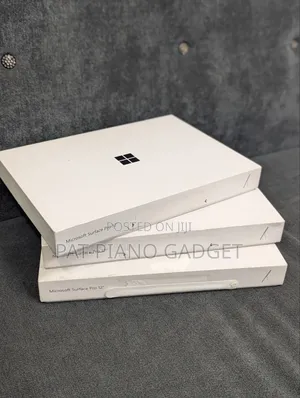 New Microsoft Surface Pro 16GB Qualcomm Snapdragon X Plus SSD 256GB