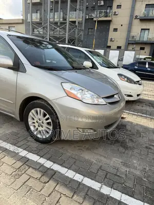 Toyota Sienna XLE Limited 4WD 2008 Gray