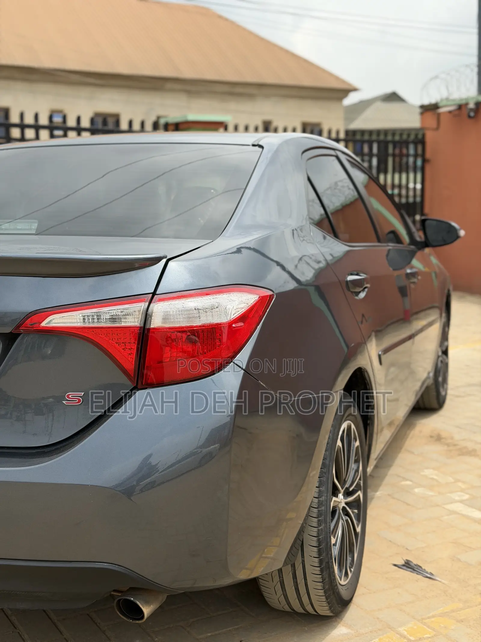 Toyota Corolla 2015 Gray
